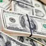 Dólar cai a R$ 5,12 com pesquisa eleitoral no radar; Ibovespa supera 192 mil pontos