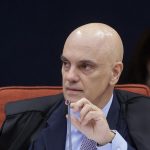 Defesa acusa Moraes de tentar revelar fontes após operação contra jornalista