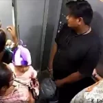 Braço de criança fica preso em porta de elevador na Índia; assista ao vídeo