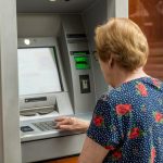 Pagamento do 13º salário a aposentados e pensionistas do INSS começa nesta sexta-feira (24)