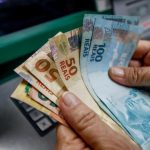 INSS libera primeira parcela do 13º a aposentados a partir do dia 24; veja calendário