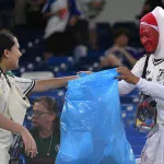 Japoneses limpam estádio após goleada na Copa do Mundo