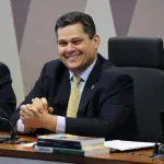 Sem eleição para disputar, Alcolumbre não tem pressa com a escala 6×1