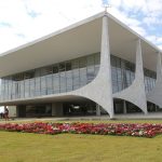 Farra dos cursos: governo banca ricas viagens do pessoal do Planalto ao exterior