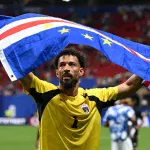 Goleiro Vozinha assina com equipe campeã da Libertadores