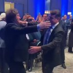 Milei virá ao Brasil visitar Bolsonaro e apoiar Flávio contra Lula