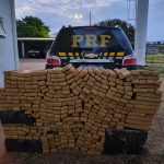 PRF apreende 445 kg de maconha após tentativa de fuga em Brasilândia (MS)