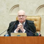 Fachin põe ordem e restringe julgamento a Moraes e Vorcaro