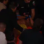 UFC atualiza estado de Raoni Barcelos após ser retirado de maca do octógono