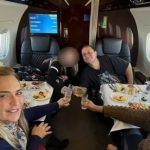 Lulinha aparece em novas fotos com lobista em jatinho de R$100 milhões