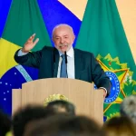 Campanha de Lula se irrita com almoço de Flávio na Globo